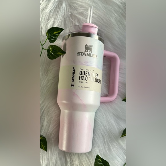 Stanley 40 oz Stainless Steel H2.0 Flowstate Quencher Tumbler - Watercolor Tulle - Picture 2 of 5